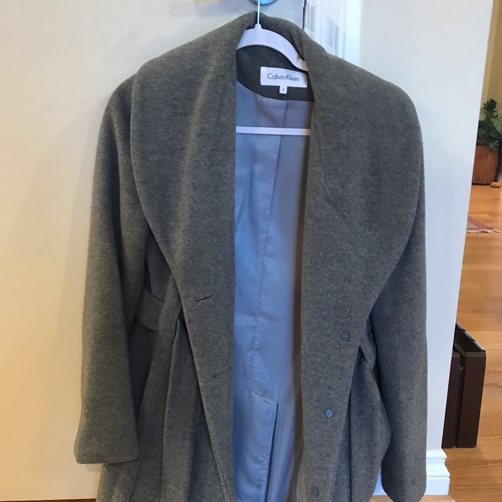 Dress coat in mint condition. Worn only handful of times.